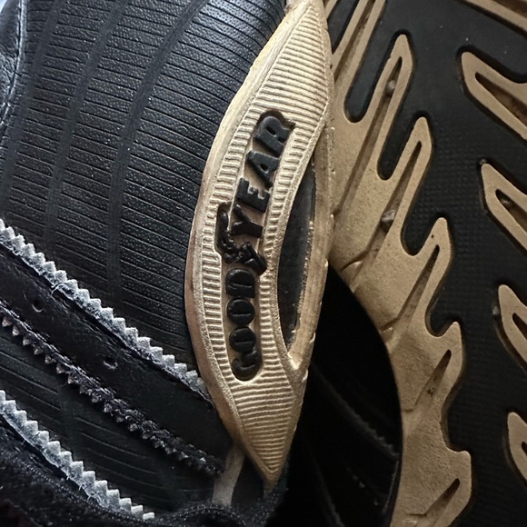 Adidas soccer indoor shoes - Picture 1 of 10